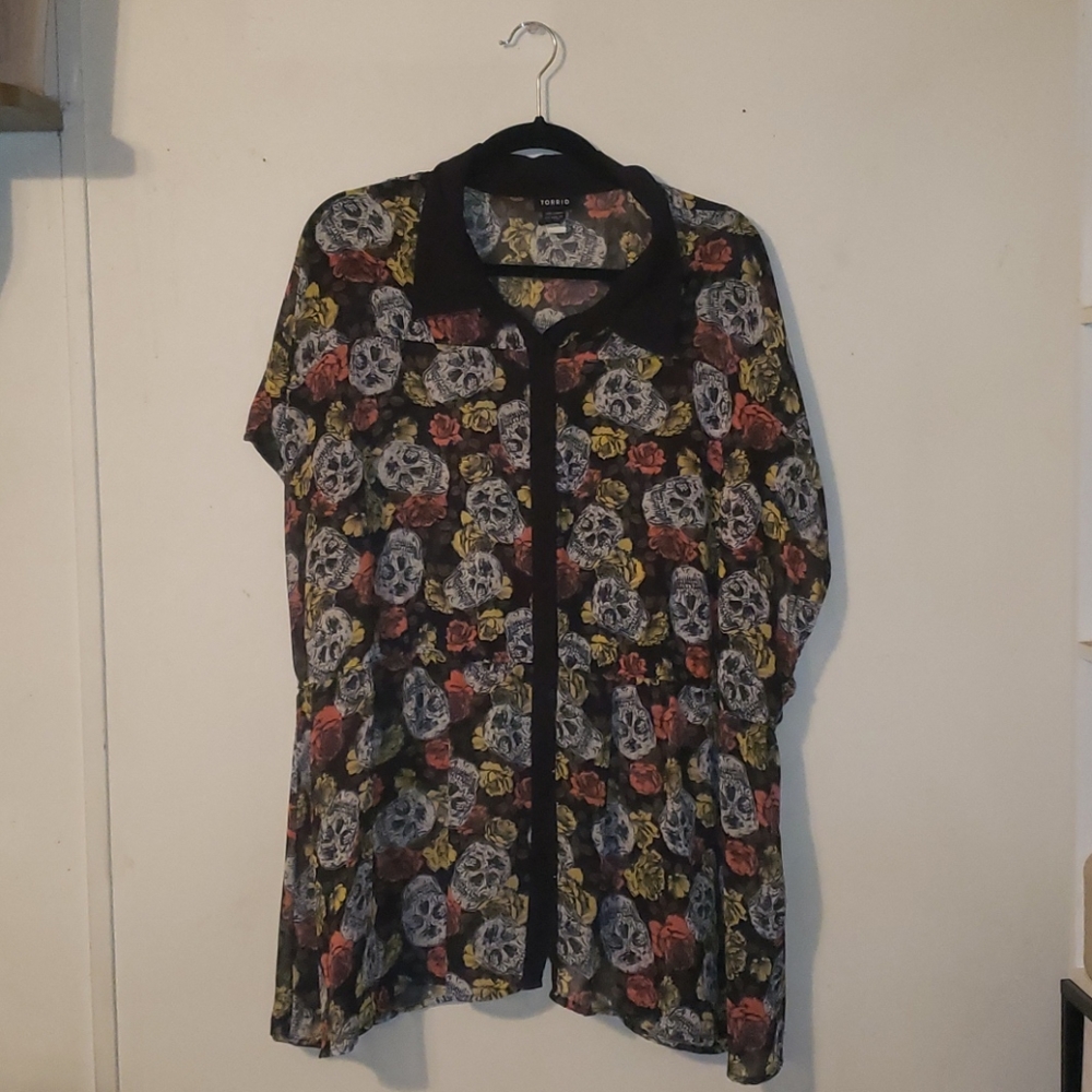 Torrid Collard Skull Top